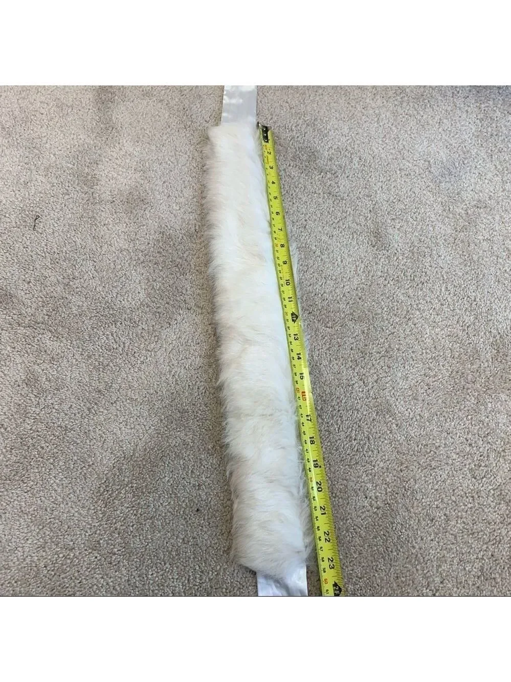 DANIER Ivory white rabbit fur ribbon collar